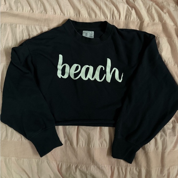 JCPenney Black Beach Print Cropped Sweatshirt - Picture 1 of 5
